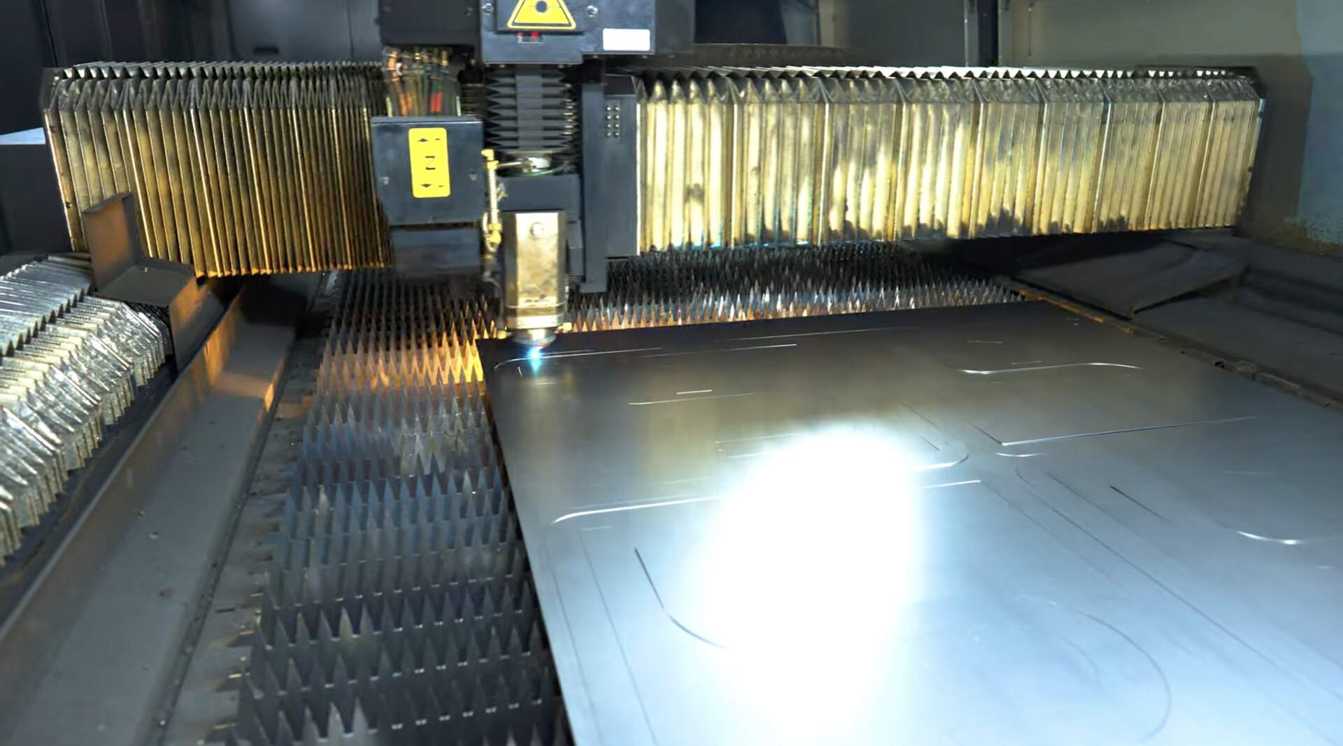 Industrial video production for a manufacturing trade show display